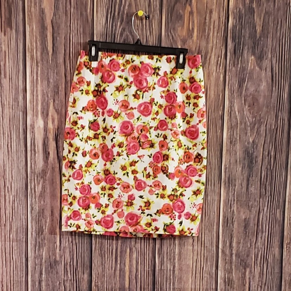 3 for $25 ANN Taylor Floral Pencil Skirt
